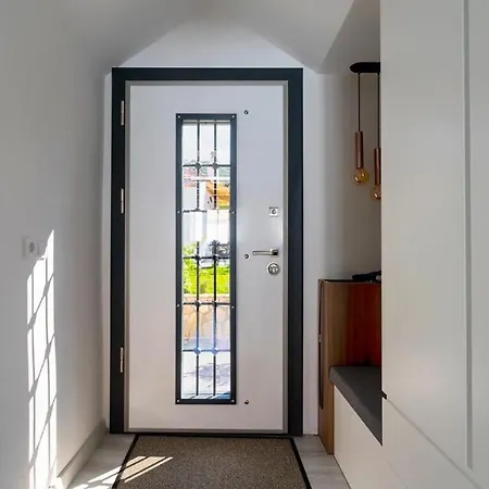 Вилла Tradition Trifft Moderne ! Entdecken Sie Dorfleben Auf Einem Anwesen Mit Zwei Modernen Bungalows Урла