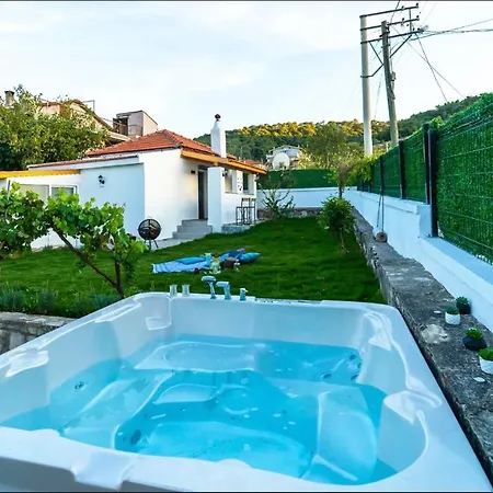 Tradition Trifft Moderne ! Entdecken Sie Dorfleben Auf Einem Anwesen Mit Zwei Modernen Bungalows Βίλα Βουρλά