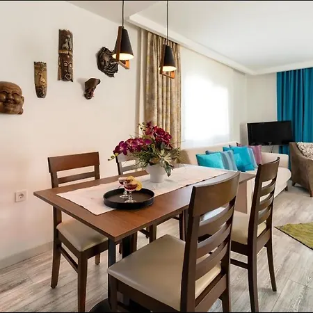 Tradition Trifft Moderne ! Entdecken Sie Dorfleben Auf Einem Anwesen Mit Zwei Modernen Bungalows Βίλα Βουρλά