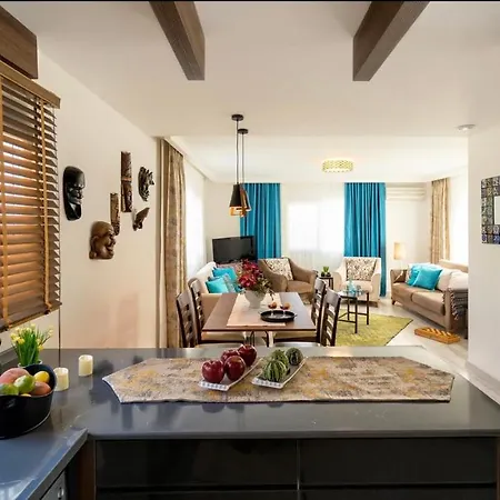 Villa Tradition Trifft Moderne ! Entdecken Sie Dorfleben Auf Einem Anwesen Mit Zwei Modernen Bungalows