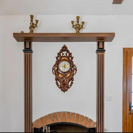 Tradition Trifft Moderne ! Entdecken Sie Dorfleben Auf Einem Anwesen Mit Zwei Modernen Bungalows Βίλα *